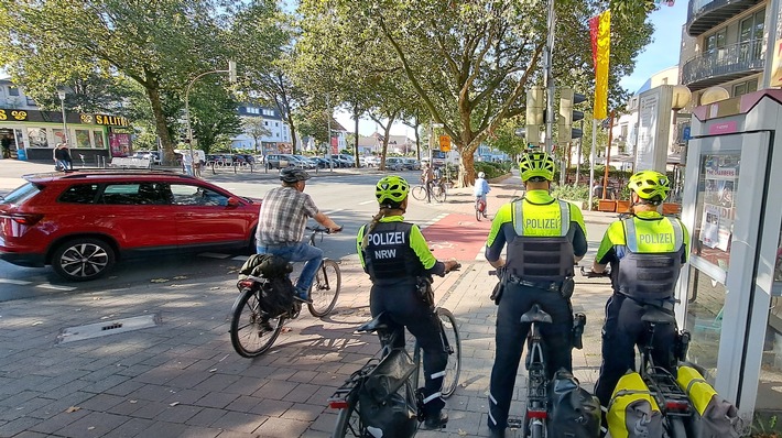 POL-PB: "sicher.mobil.leben - Rücksicht im Blick" - Polizei beteiligt sich an länderübergreifenden Verkehrssicherheitsaktion