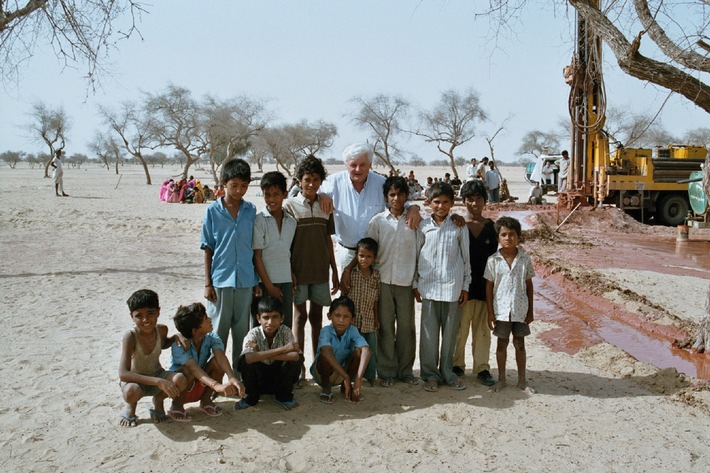 &quot;Die Wüste lebt - Wasser für alle&quot;: Wasser-Soforthilfe aus Wasseradern im Nordindischen Gliedstaat Rajasthan