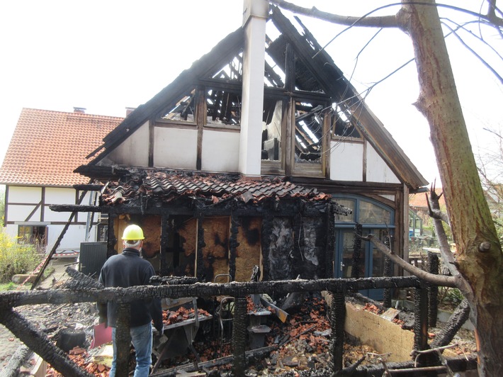 POL-HM: Nachtragsmitteilung zur Meldung "Brand eines Wohnhausanbaus in Brünnighausen": Brandursachenermittlungen sind abgeschlossen