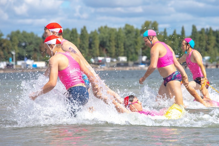 Rettungsschwimmer im Wettkampf: Finale der DLRG Trophy in Magdeburg