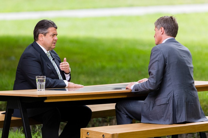 Quo vadis, SPD? / Partei-Chef Sigmar Gabriel im ZDF-Sommerinterview von "Berlin direkt" (FOTO)