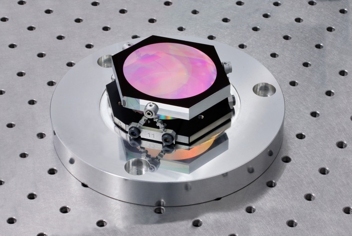 Spektrometergitter für ESA-Klimamission Sentinel-4