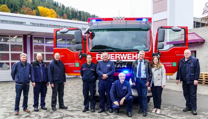 KFV-CW: Die Zentrale Feuerwehrwerkstatt im Kreis Calw erhält neuen Gerätewagen-Transport