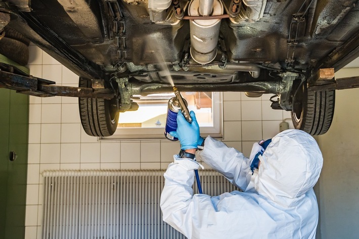 Autoaufbereitung Ochtmissen und Wilschenbruch - VGB Automobile da ist der Kunde noch König / Weiterer Text über ots und www.presseportal.de/nr/154062 / Die Verwendung dieses Bildes ist für redaktionelle Zwecke unter Beachtung ggf. genannter Nutzungsbedingungen honorarfrei. Veröffentlichung bitte mit Bildrechte-Hinweis.