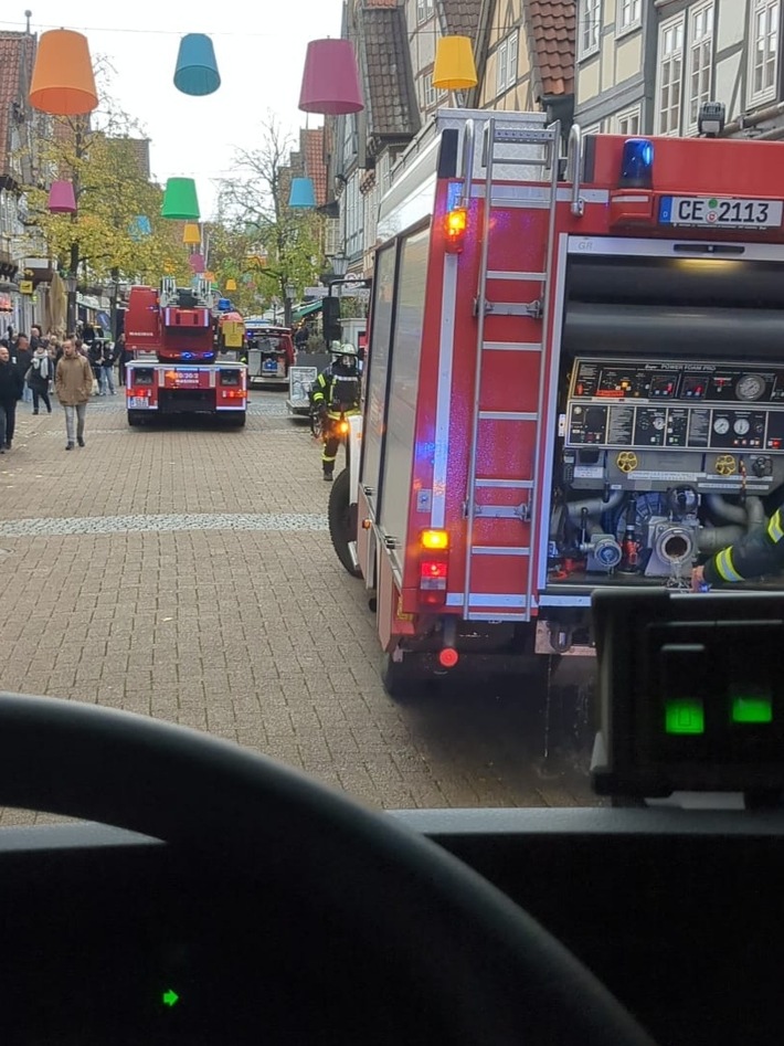 FW Celle: Gemeldeter Wohnungsbrand mit vermisster Person in der Altstadt!