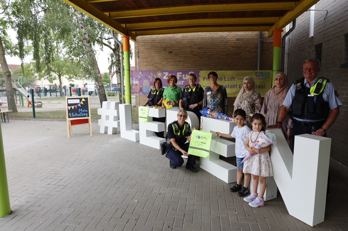 POL-HAM: Sicherer Schulweg - Polizei und Verkehrswacht zum Schulstart an der Hermann-Gmeiner-Grundschule