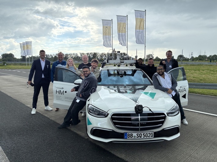 KI steuert das Auto durch die Stadt