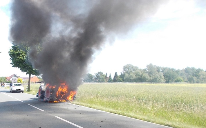 POL-MI: Traktor geht in Flammen auf