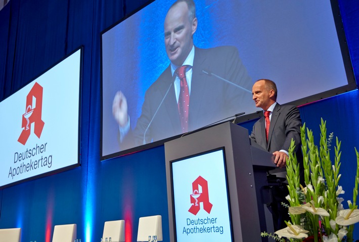 ABDA-Präsident Schmidt macht Zukunftsangebote an Politik / Deutscher Apothekertag