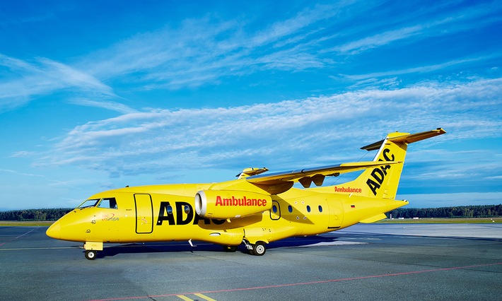 Der ADAC hilft seinen Mitgliedern auch, wenn ein Krankenrücktransport nach Deutschland notwendig ist. / Weiterer Text über ots und www.presseportal.de/nr/122834 / Die Verwendung dieses Bildes für redaktionelle Zwecke ist unter Beachtung aller mitgeteilten Nutzungsbedingungen zulässig und dann auch honorarfrei. Veröffentlichung ausschließlich mit Bildrechte-Hinweis. Der ADAC hilft seinen Mitgliedern auch, wenn ein Krankenrücktransport nach Deutschland notwendig ist. / Weiterer Text über ots und www.presseportal.de/nr/122834 / Die Verwendung dieses Bildes für redaktionelle Zwecke ist unter Beachtung aller mitgeteilten Nutzungsbedingungen zulässig und dann auch honorarfrei. Veröffentlichung ausschließlich mit Bildrechte-Hinweis.