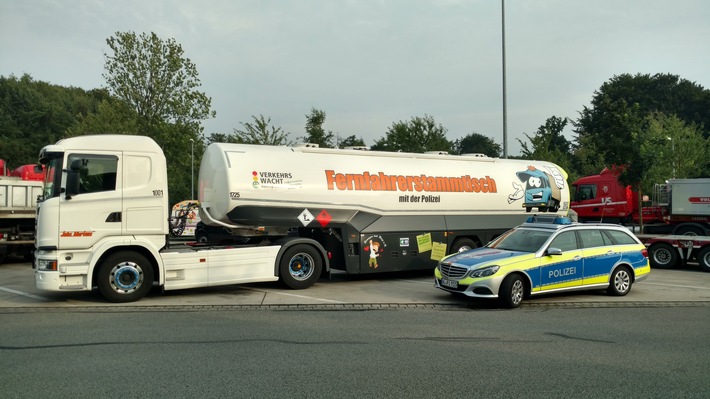 POL-WL: Verkehrssicherheitstag 2017 des Fernfahrerstammtisches der Polizeidirektion Lüneburg