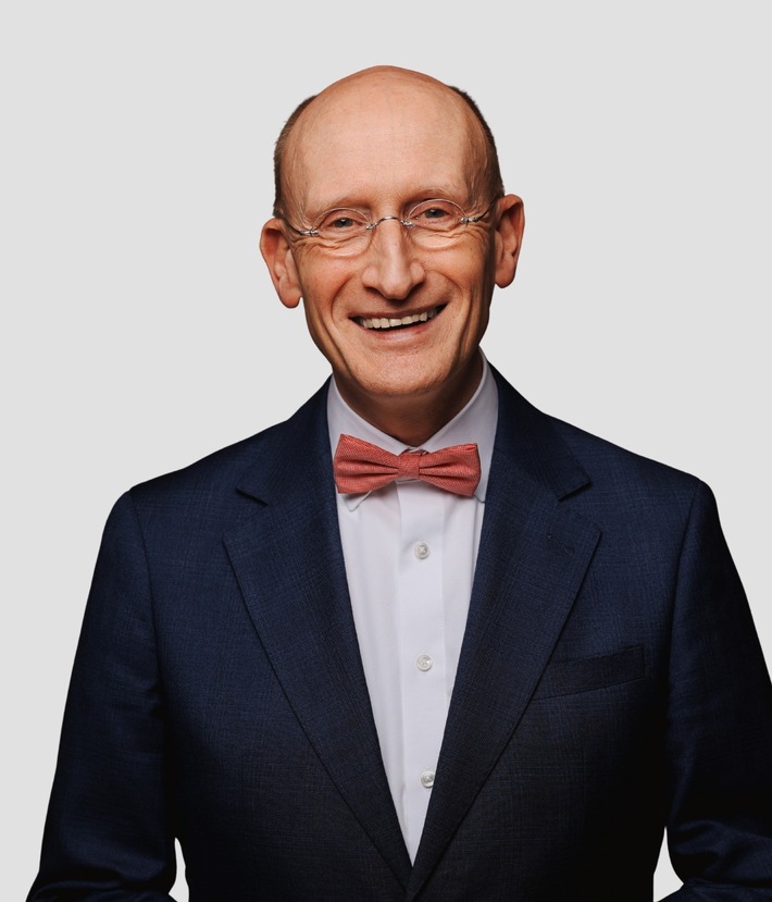 Pressemitteilung: Goldene Ehrennadel des BDP für Prof. Dr. Uwe P. Kanning