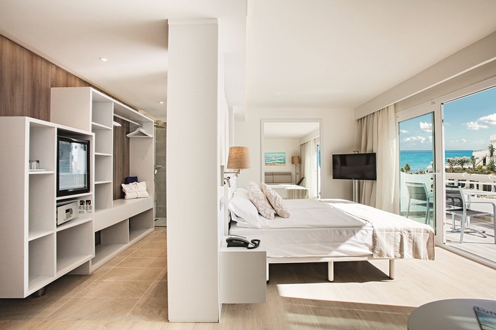 allsun Hotel Barlovento bietet Urlaubsgästen ab sofort auch 34 luxuriöse Suiten mit Meerblick an / alltours Gäste haben jetzt eine noch größere Auswahl bei der Zimmerwahl