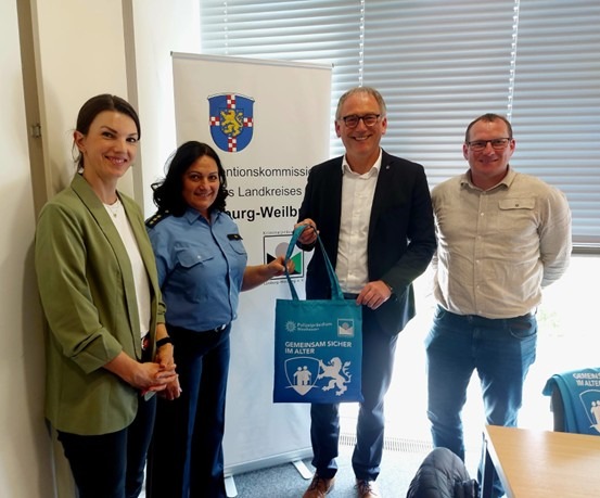 POL-LM: Verein Kriminalprävention Limburg-Weilburg e.V. übergibt 1.000 Präventionstaschen