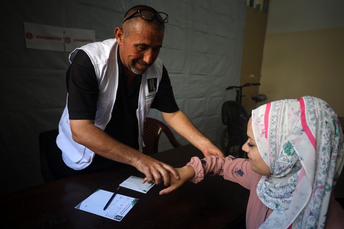 Waffenstillstand in Gaza: Johanniter leisten weiter medizinische Hilfe / In acht Gesundheitszentren bereits über 230.000 Menschen basismedizinisch versorgt + Ungehinderten Zugang essentiell
