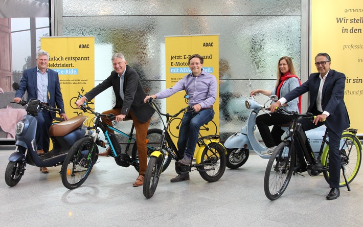 ADAC SE macht Einstieg in E-Mobilität erschwinglich / Günstige Abos mit flexiblen Laufzeiten / Zahlreiche E-Bikes und E-Motorroller im neuen Online-Shop / Rabatte und Inklusivleistungen für ADAC Mitglieder