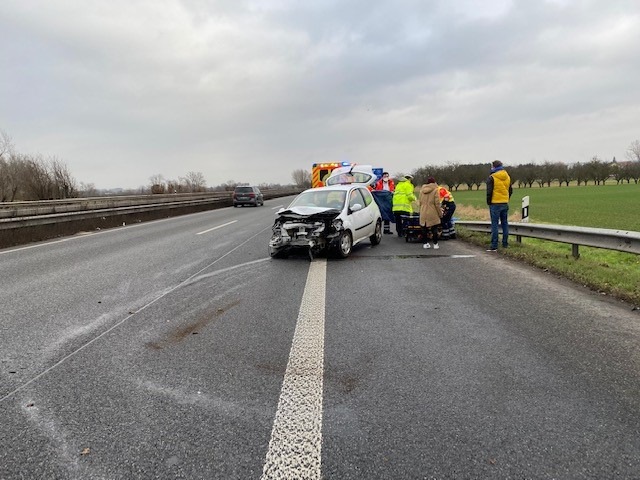 POL-VDMZ: A 60, Ingelheim: Raser verursacht Unfall mit Personenschaden und flüchtet