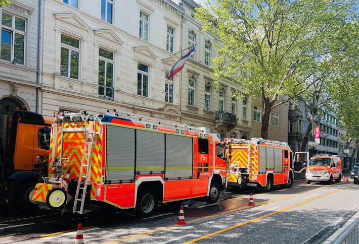 FW-BN: Rauchentwicklung auf Parkdeck des Stadthauses - Wasserschaden in der Gronau.