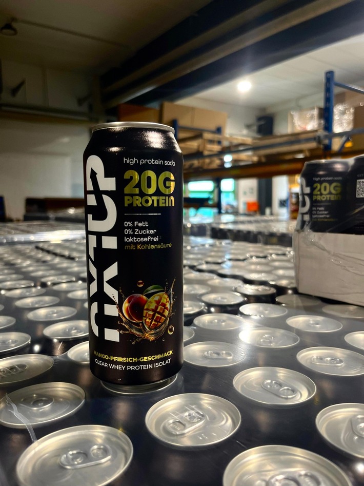FOM Student aus Essen gründet Start-up für Proteinsoda