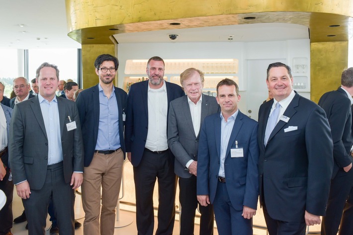 Gateway to Biotech: Im Faculty Club im IZB trafen Spitzenforscher auf Branchenexperten