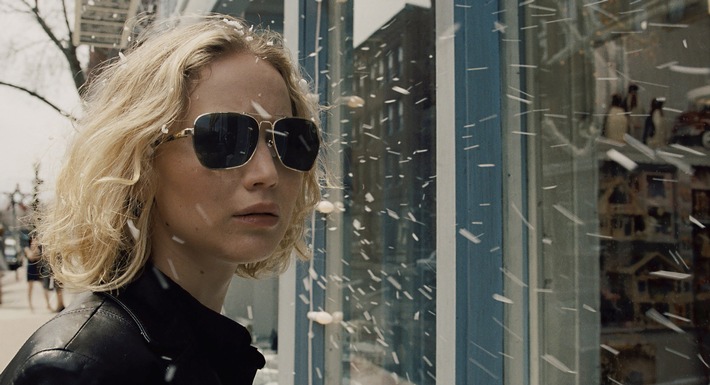 Jennifer Lawrence, Bradley Cooper und Robert De Niro in &quot;Joy&quot; auf ProSieben