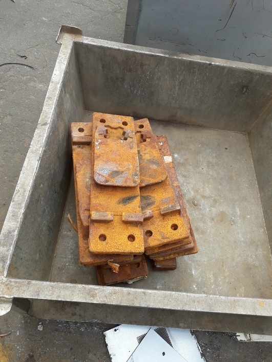 BPOL-FL: Metallgegenstände im Einkaufwagen von Bahngelände gestohlen - Bundespolizei stellt zwei Tatverdächtige