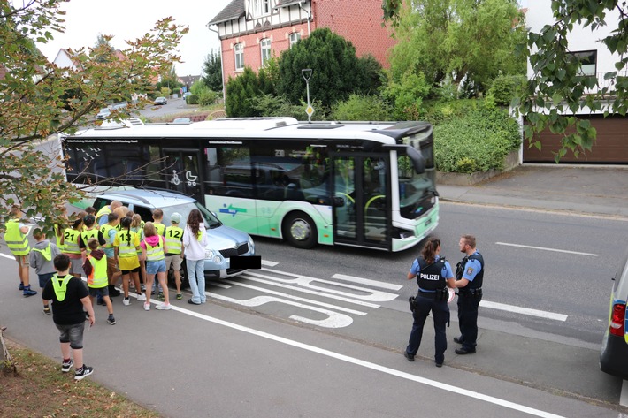 POL-ESW: "Blitz for Kids"; Polizei führt Geschwindigkeitsmessung mit Schulklassen durch; die Meisten fahren vorbildlich
