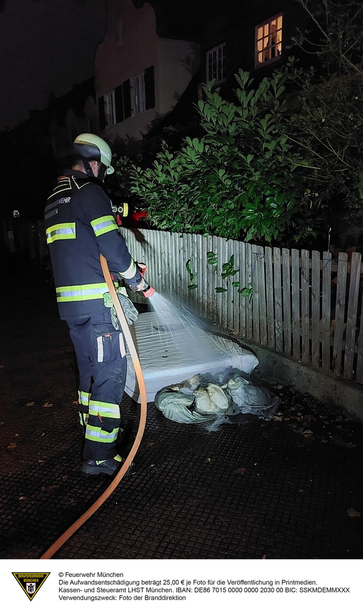 FW-M: Brennende Matratze im Schlafzimmer (Laim)