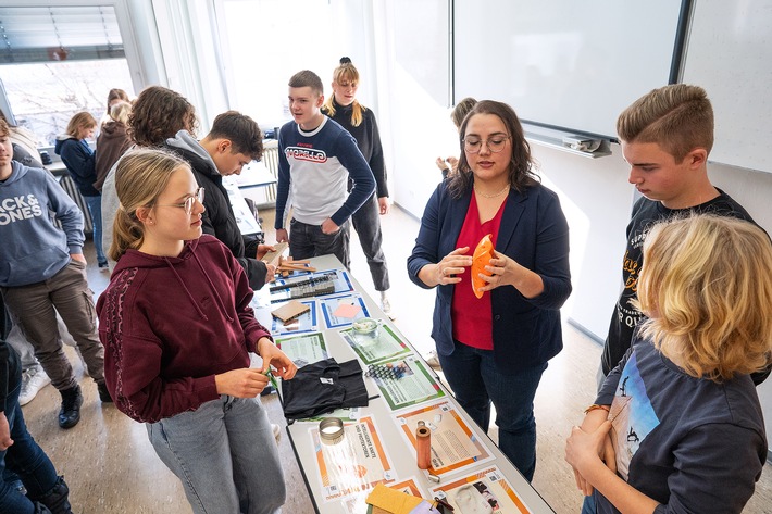 Karlsruher Schulklassen erkunden Zukunftsberufe in "MINT" (18.03.)