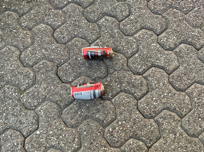 FW Alpen: Spraydosen brannten