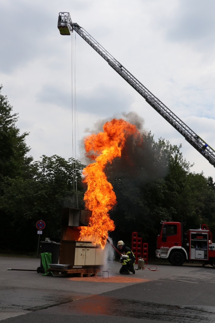 FW-HAAN: Tag der offenen Tür der Feuerwehr Haan