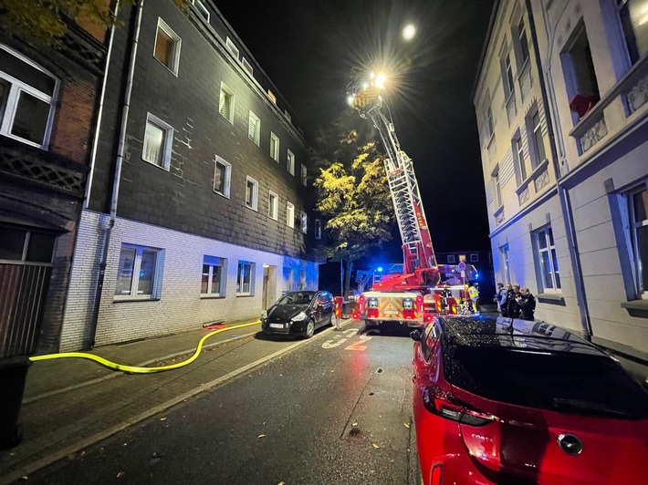 FW-GE: Nächtlicher Kellerbrand in Gelsenkirchen-Ückendorf