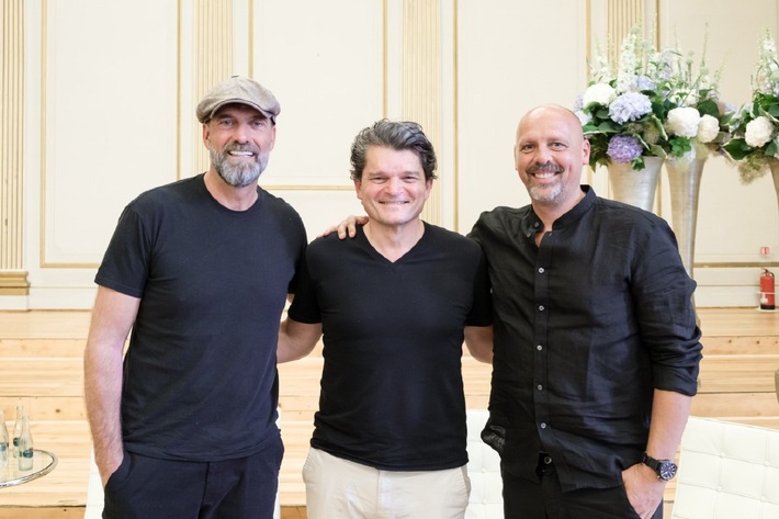 Jürgen Klopp, Prof. Dr. Andreas Marlovits und Marc Kosicke © BSP Business and Law School.jpg