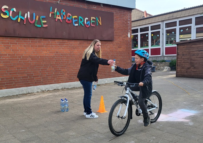 POL-NI: Verkehrssicherheitstag der Grundschule Haßbergen / Förderung der Radfahrenden