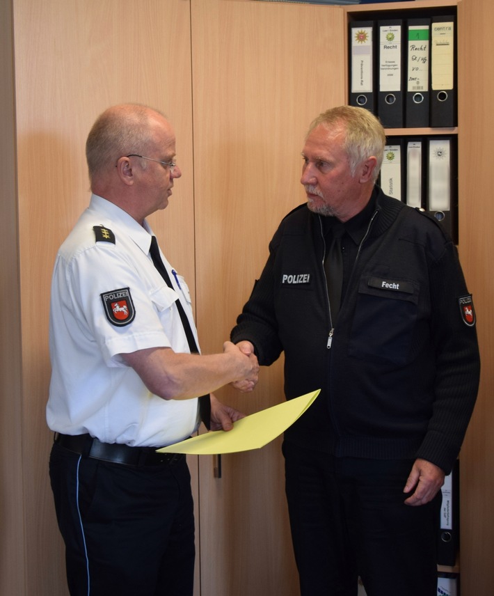 POL-LER: ++ Langjähriger Mitarbeiter der Polizeiinspektion Leer/Emden in den Ruhestand verabschiedet ++