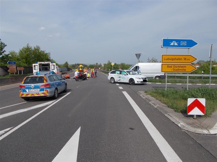 POL-PDNW: Bad Dürkheim - Verkehrsunfall mit einer schwerverletzten Motorradfahrerin
