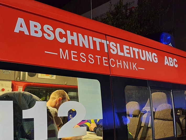 FW-Dorsten: +++ Produktaustritt in Rösterei. Messeinsatz durch den ABC-Zug +++