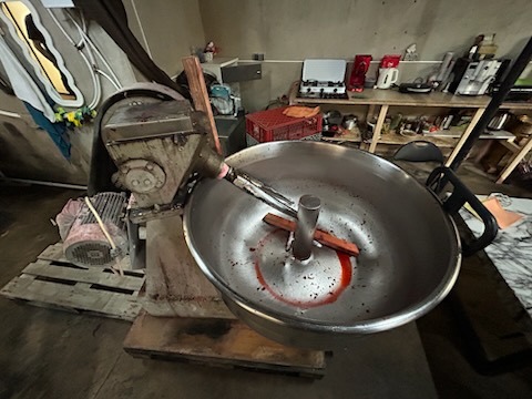 ZOLL-S: Großer Schlag gegen illegale Produktion und Verkauf von Wasserpfeifentabak / Steuerschaden in Millionenhöhe, 1 Haftbefehl, 3 illegale Produktionsanlagen ausgehoben