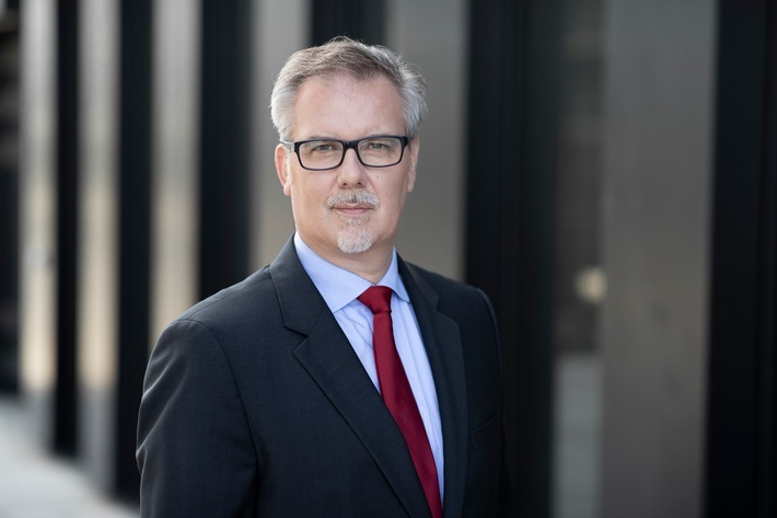 Pascal Laugel, Vorstandsvorsitzender der TARGOBANK mit Hauptsitz in Düsseldorf Weiterer Text über ots und www.presseportal.de/nr/78980 / Die Verwendung dieses Bildes ist für redaktionelle Zwecke honorarfrei. Veröffentlichung bitte unter Quellenangabe: "obs/TARGOBANK AG/Andreas Rentz"