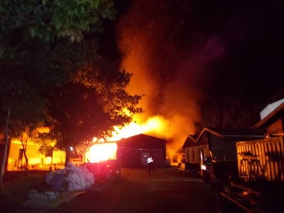 POL-PDNW: Lagerhalle eines Reiterhofes in NW abgebrannt