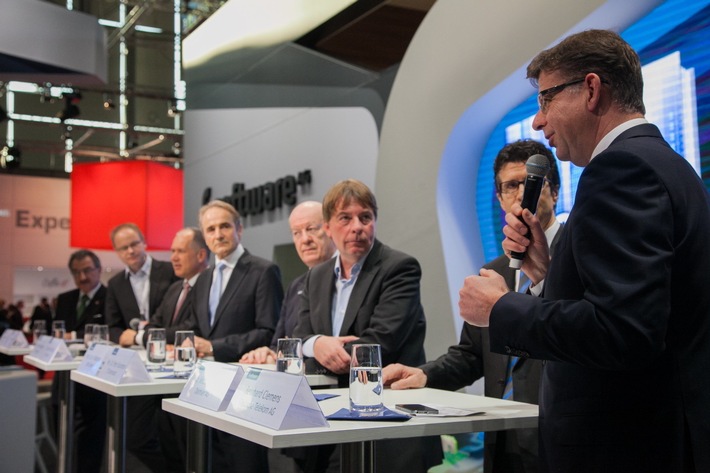 NEWSTICKER CeBIT 2014: Wer nicht digitalisiert, ist weg vom Fenster (FOTO)