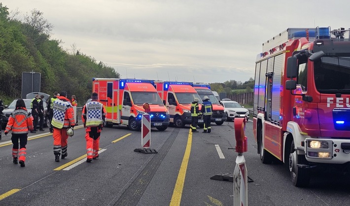 FW Königswinter: Verkehrsunfall im Baustellenbereich auf Autobahn A 3