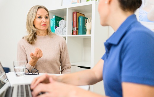 Osteopathie in den Wechseljahren: unterstützen, stabilisieren, ins Gleichgewicht finden