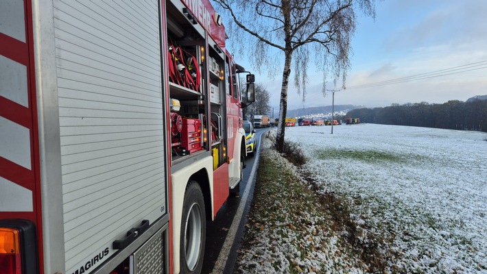 FW-AR: Verkehrsunfall zwischen PKW und besetztem Großraumtaxi