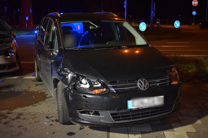 POL-HF: Unfall im Kreuzungsbereich- Ampel außer Betrieb