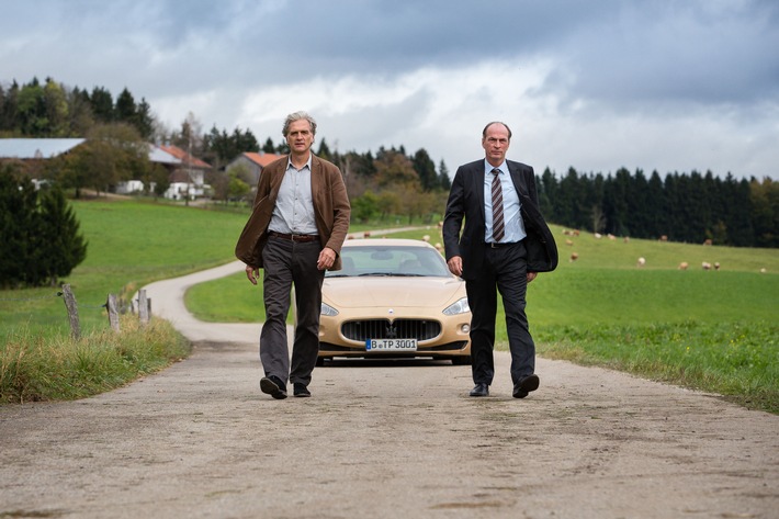 Turbulente Spritztour: Walter Sittler und Herbert Knaup in der ZDF-Komödie &quot;600 PS für zwei&quot; (FOTO)