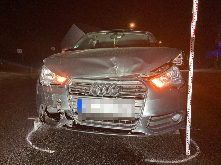 POL-ME: Zusammenstoß an Kreuzung fordert einen Schwerverletzten - Monheim am Rhein - 2305080