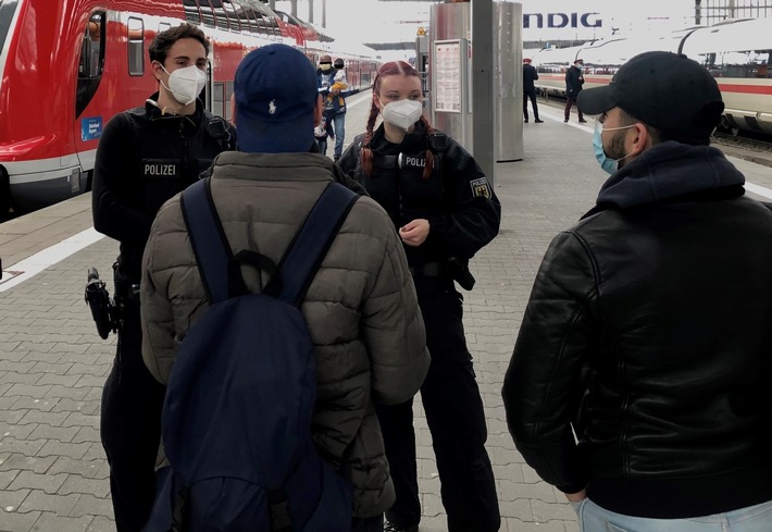Bundespolizeidirektion München: Bundespolizei in Bayern intensiviert Anti-Corona-Maßnahmen / Zwischenbilanz des verstärkten Einsatzes in Zügen, an Bahnhöfen und an der Grenze