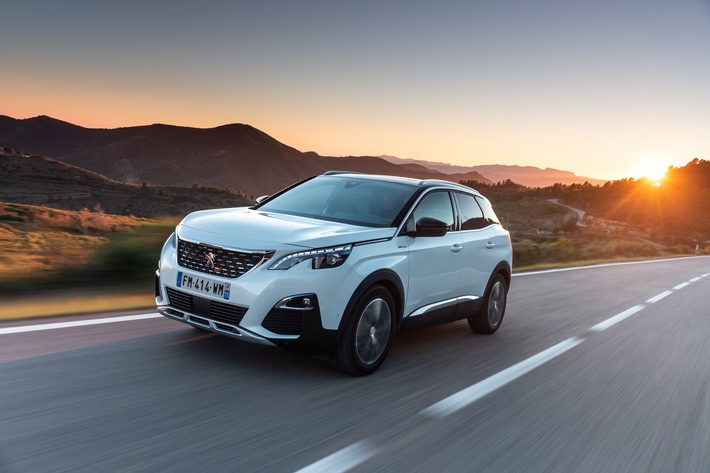 Ab sofort bestellbar: PEUGEOT 3008 HYBRID* mit Frontantrieb