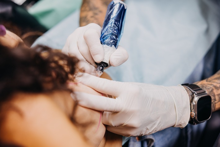 Kostenloses Brustwarzen-Tattoo ermöglicht #wiederganzich-Gefühl / Ausschreibung für Frauen nach Brustkrebserkrankung